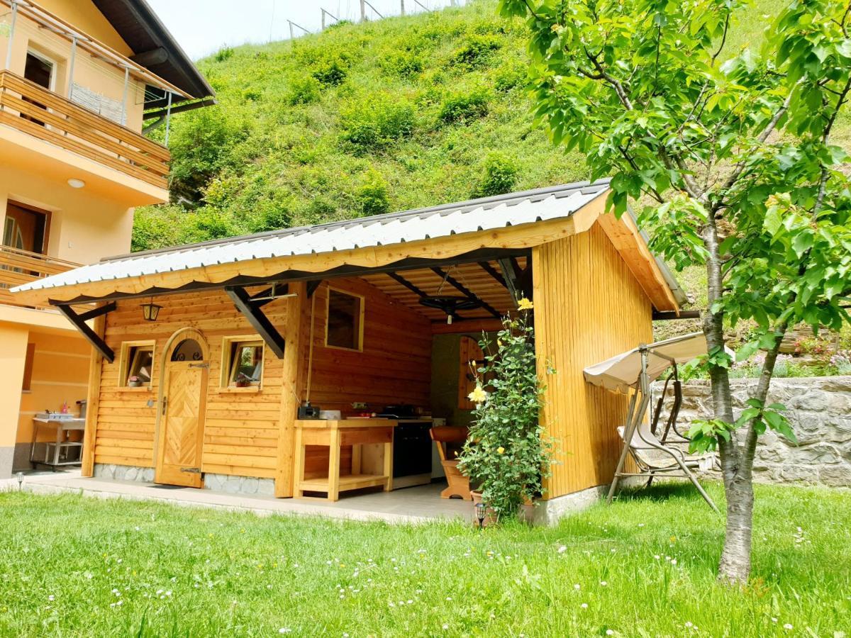 Apartment And Garden House Among The Mountains Podbrdo 외부 사진