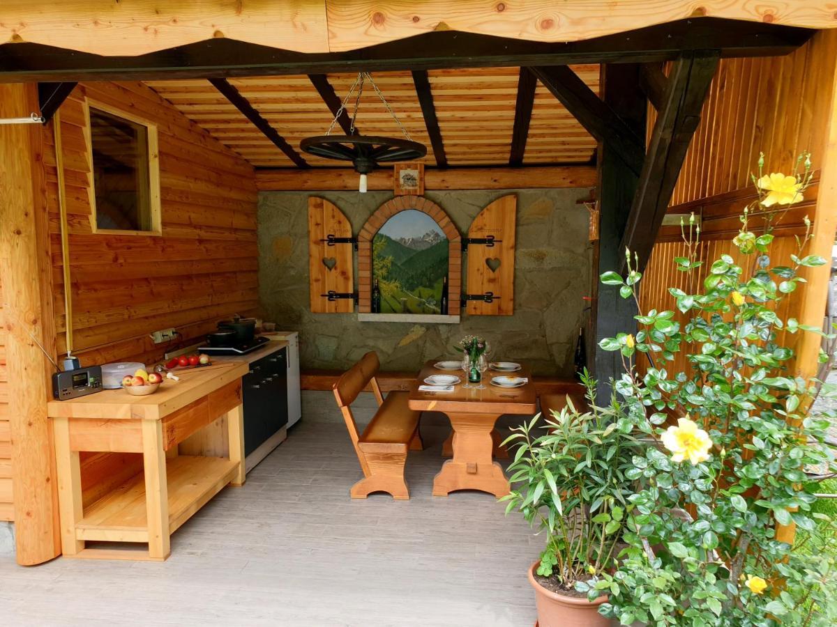 Apartment And Garden House Among The Mountains Podbrdo 외부 사진