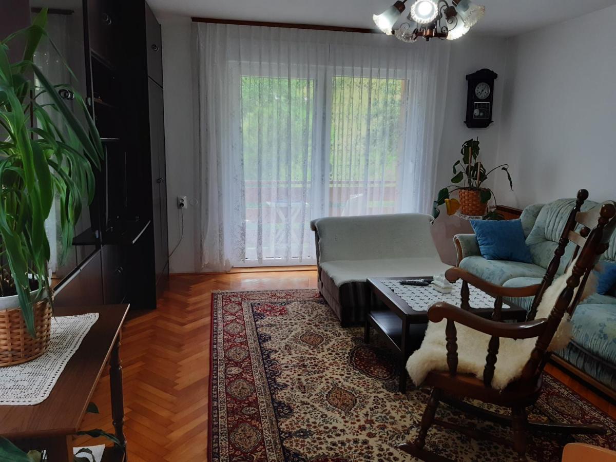 Apartment And Garden House Among The Mountains Podbrdo 외부 사진