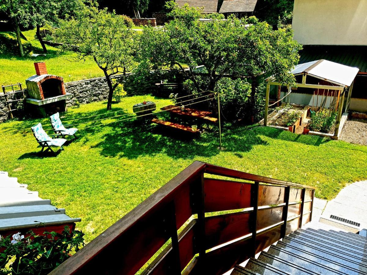 Apartment And Garden House Among The Mountains Podbrdo 외부 사진